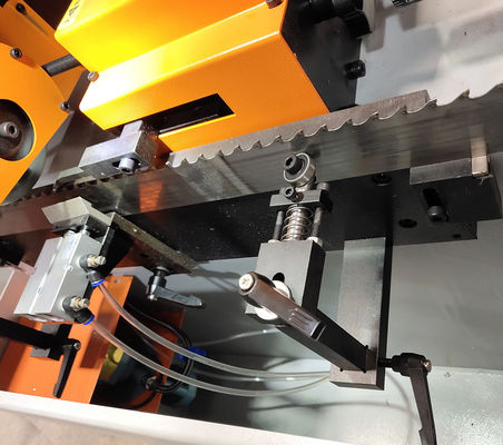 Macchina per affilare la lama di una sega a fascia di leghe di carburo con potenza motoria di 1 kW