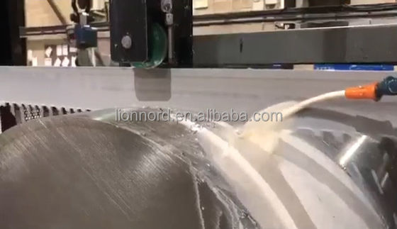 Seghe a fascia di taglio metallo CNC intelligenti con potenza motoria di 4kw e dimensione della lama di 4400*34mm